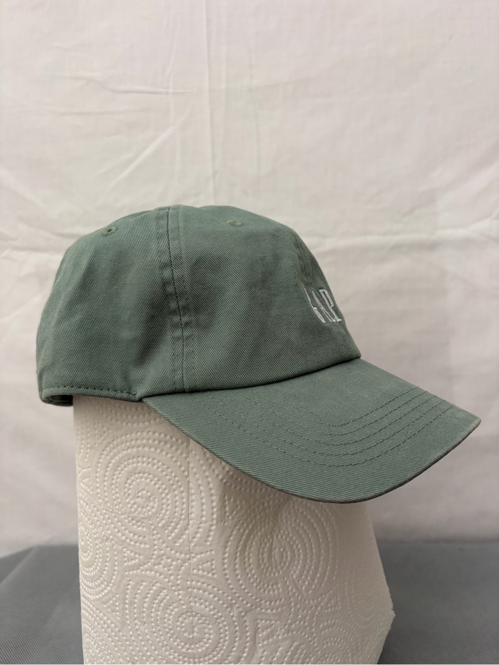 GAP Unisex Baseball Cap One Size Sage Green- New w/o Tags (F221)